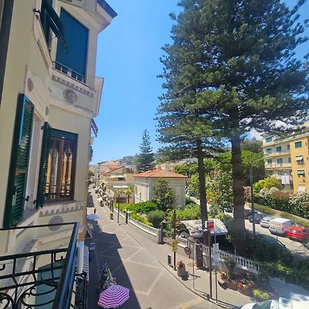 Apartament Bellissimo Quadrilocale Centro A 20 Metri Dalle Spiagge *