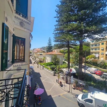 Bellissimo Quadrilocale Centro A 20 Metri Dalle Spiagge Apartament *