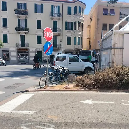Bellissimo Quadrilocale Centro A 20 Metri Dalle Spiagge Arma di Taggia