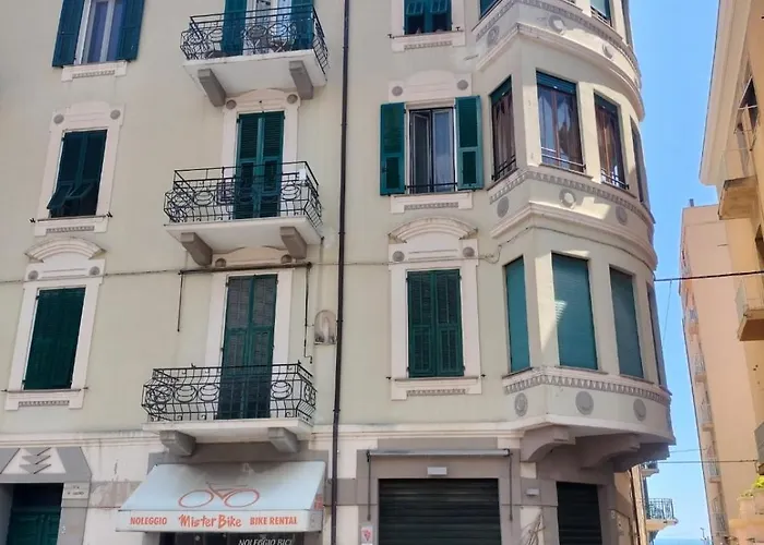 Bellissimo Quadrilocale Centro A 20 Metri Dalle Spiagge Arma di Taggia