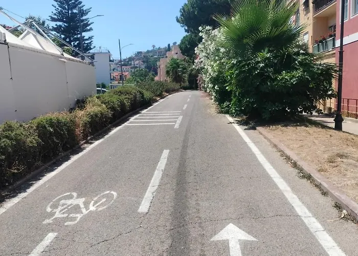 Bellissimo Quadrilocale Centro A 20 Metri Dalle Spiagge Arma di Taggia